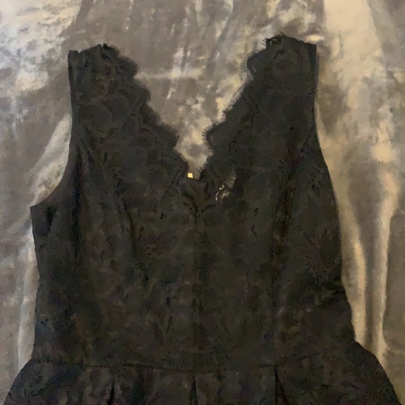 Black sleeveless banquet dress - Picture 3 of 4